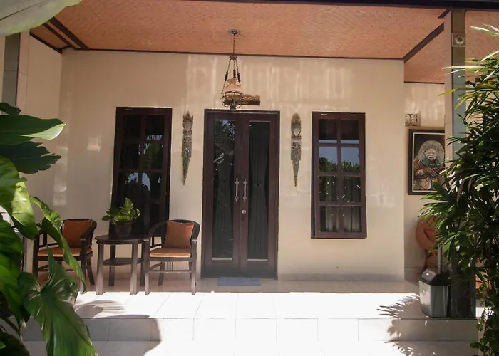 Giri Sari Bali Guest house *